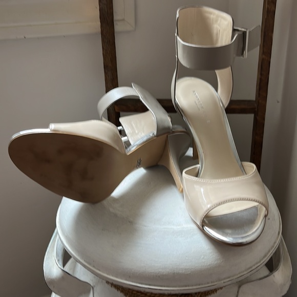 Kenneth Cole New York skinny heels - Picture 3 of 3